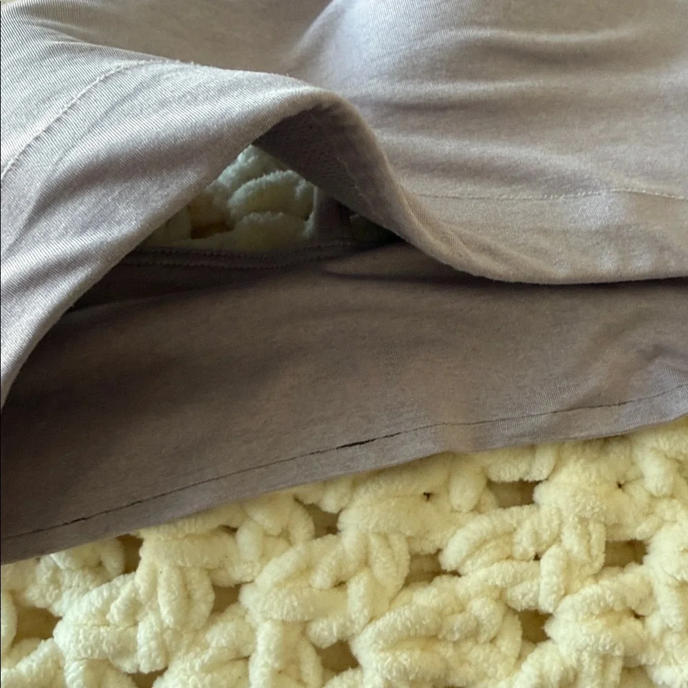 Damaged Lululemon Like a Cloud Heathered Lilac Sports Bras - Picture 4 of 5